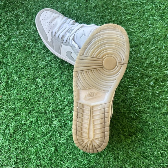 Nike Air Jordan Low White Wolf Grey Aluminum - Picture 12 of 14